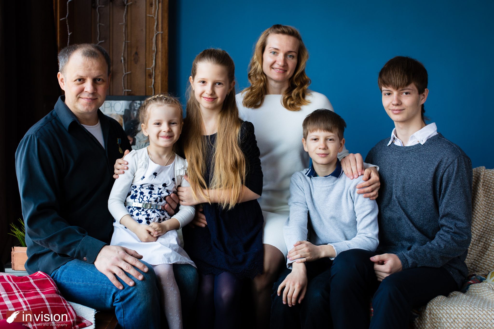 Многодетная семья в 2024 году санкт петербург. Семейная фотосессия. Многодетная семья. Семейная фотосессия с ребенком. Семья с детьми Россия.